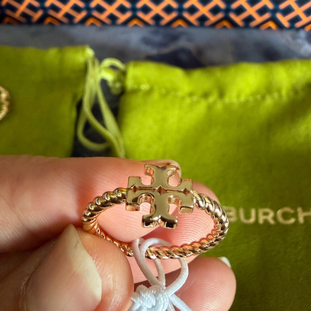 Authentic Tory Burch Gold Rings Set of 2 with Lime Green Pouches - Picture 4 of 11